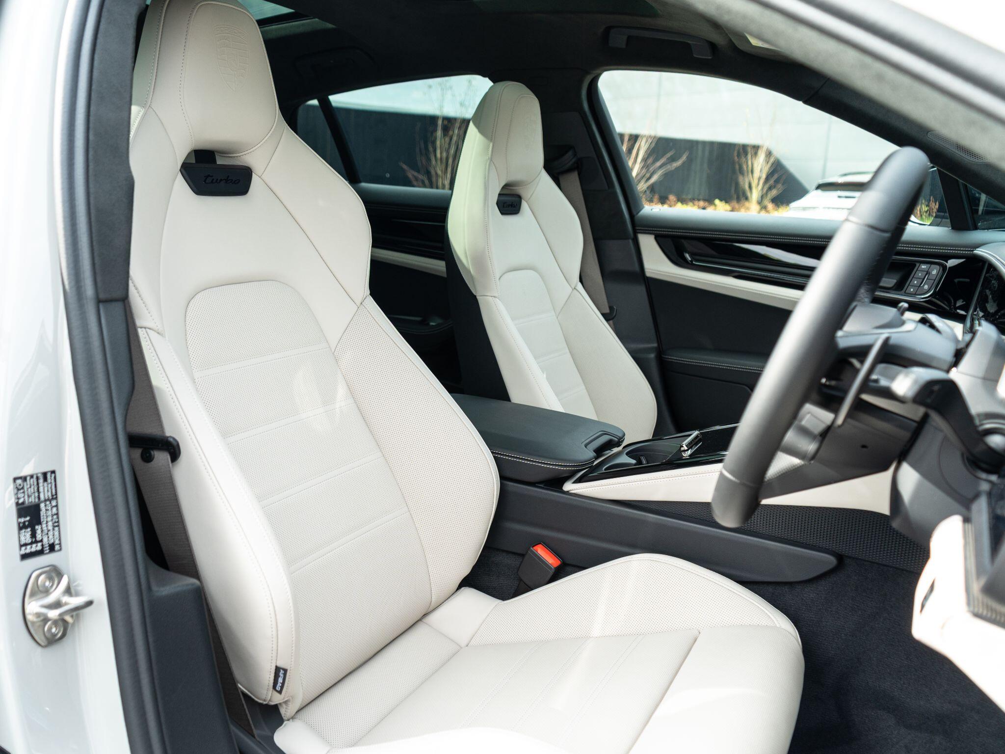 Porsche Panamera view 24