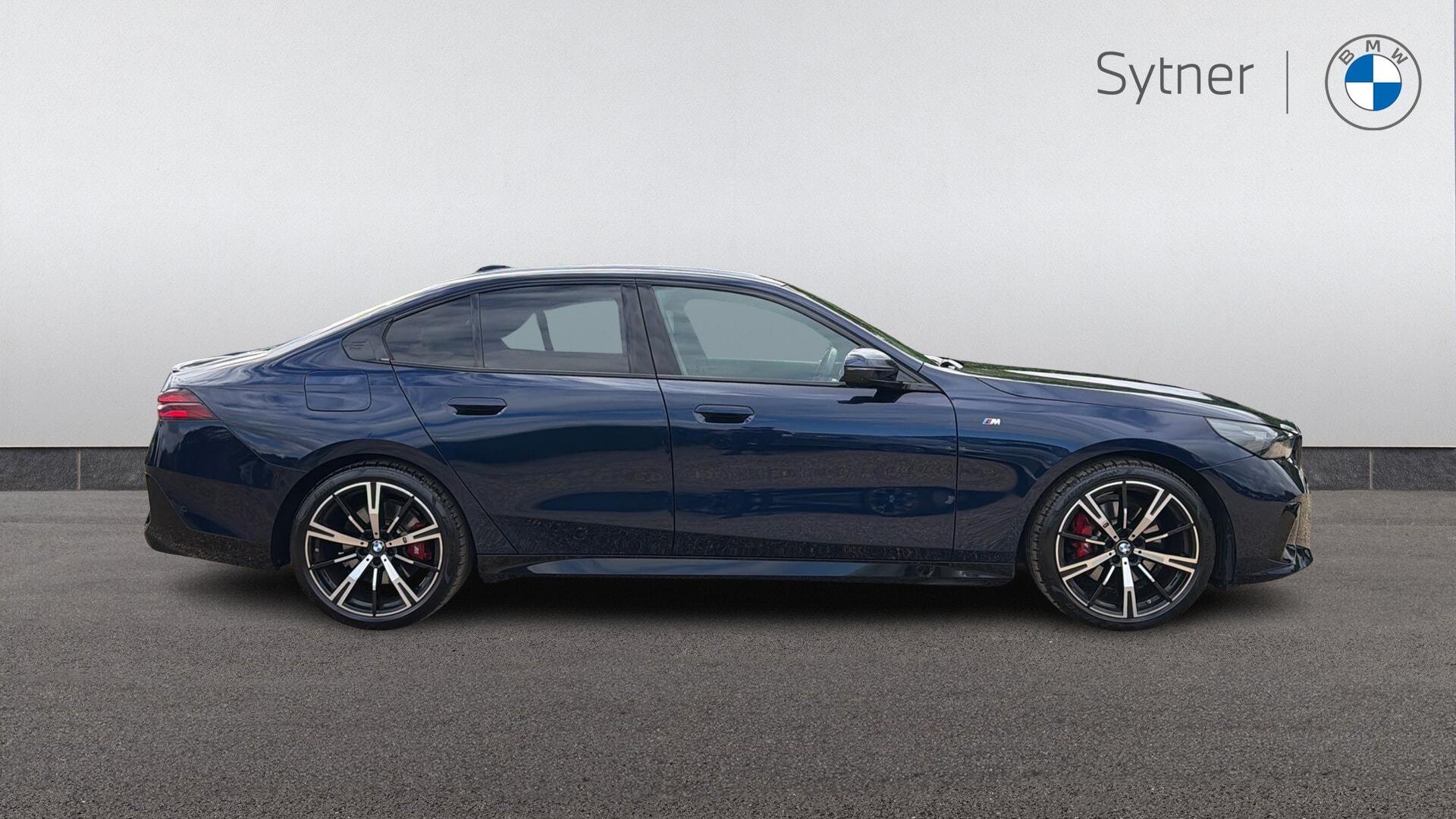 BMW 5 Series view 3