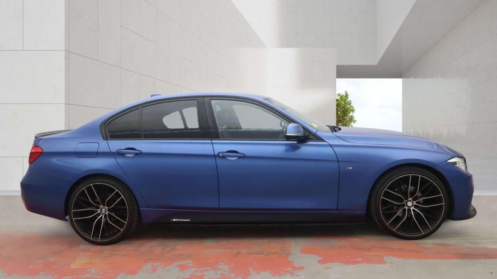 BMW 3 Series view 6