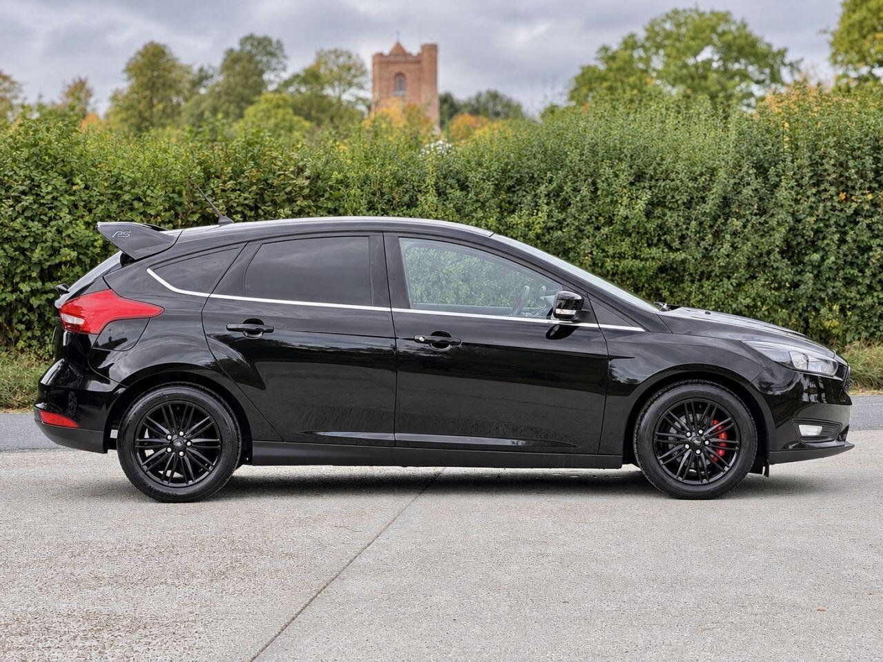 Ford Focus view 10