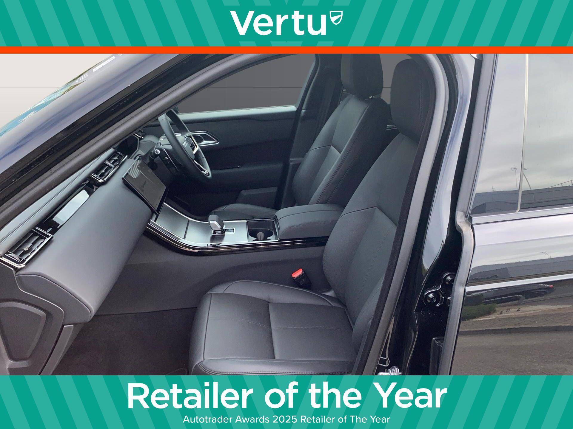 Land Rover Range Rover Velar view 3