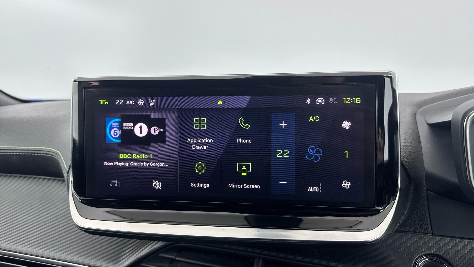Peugeot 2008 view 12