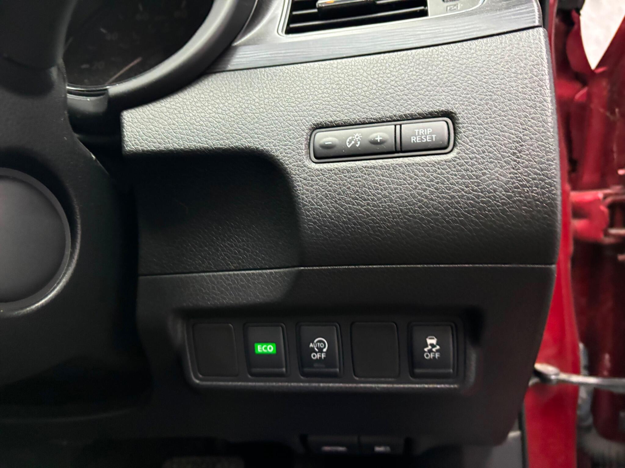 Nissan Pulsar view 22