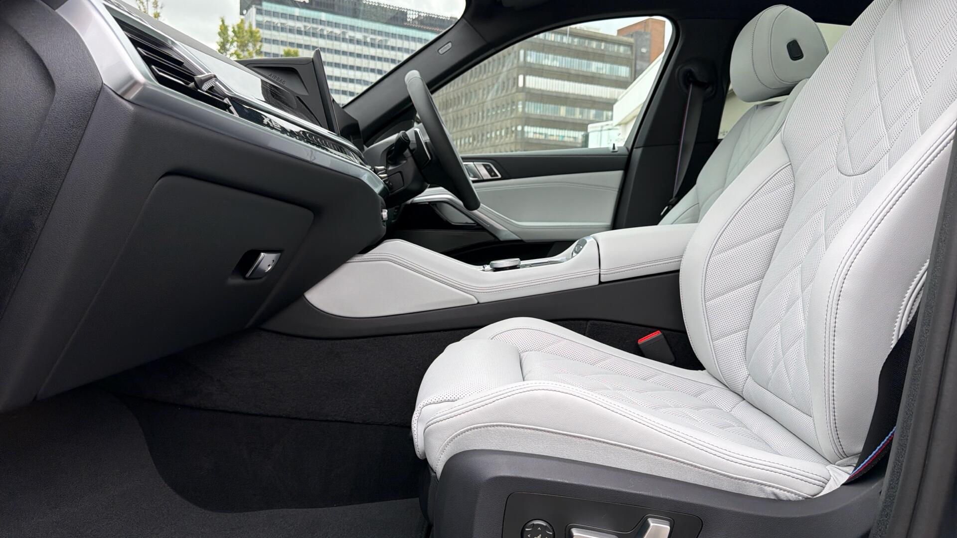 BMW X6 view 57