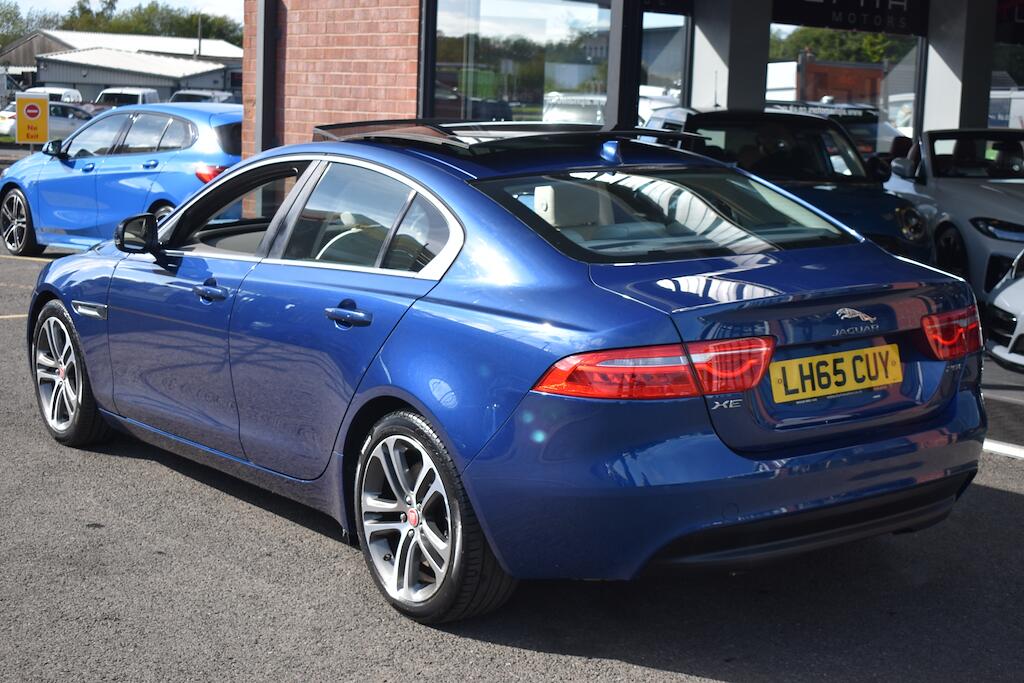 Jaguar Xe view 20