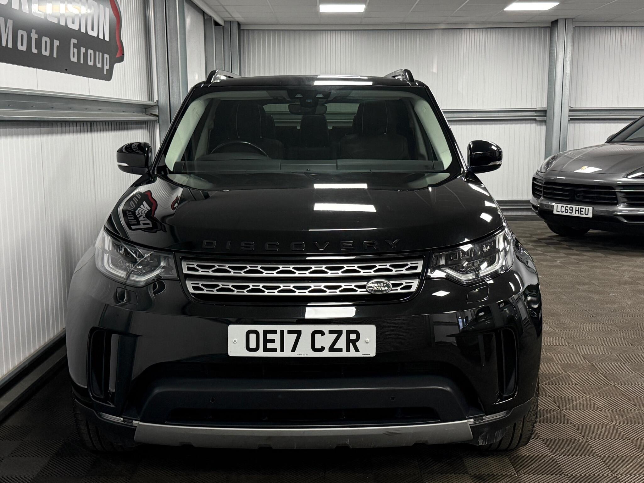 Land Rover Discovery view 6