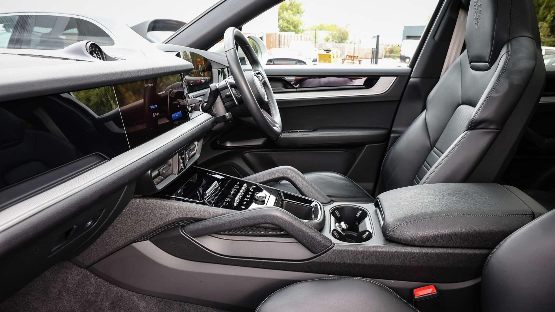 Porsche Cayenne view 13