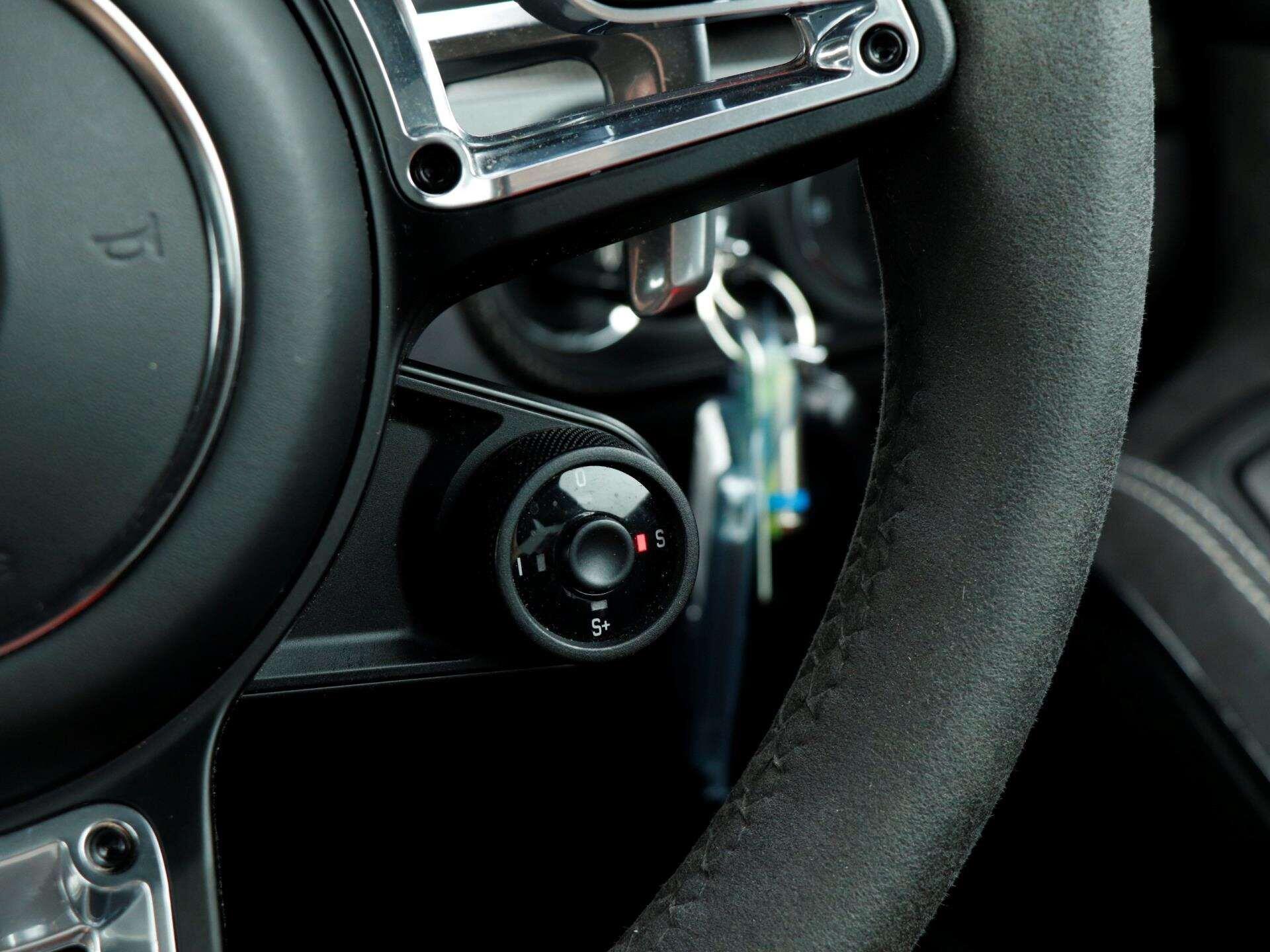 Porsche 911 view 20