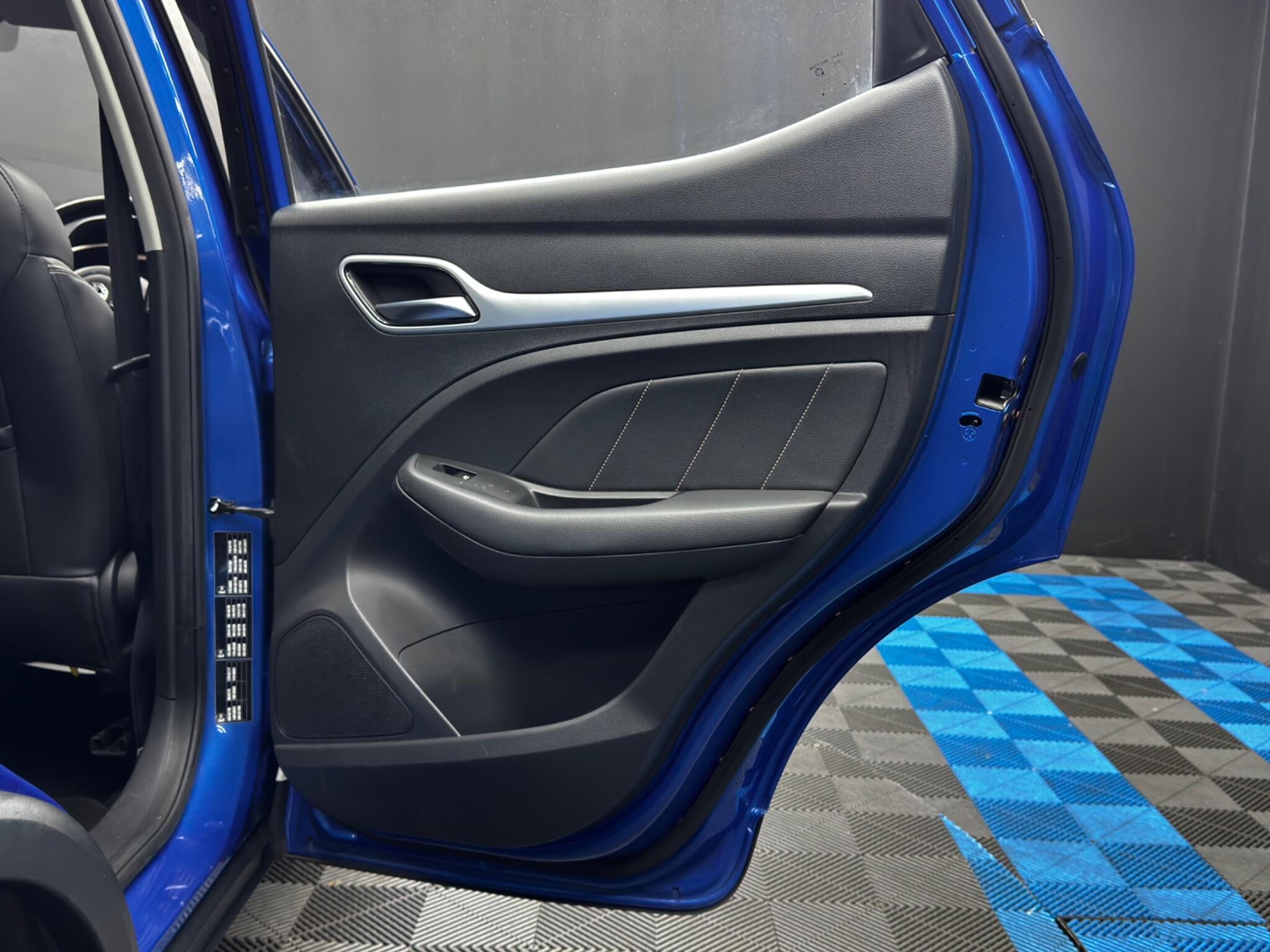 MG ZS view 38