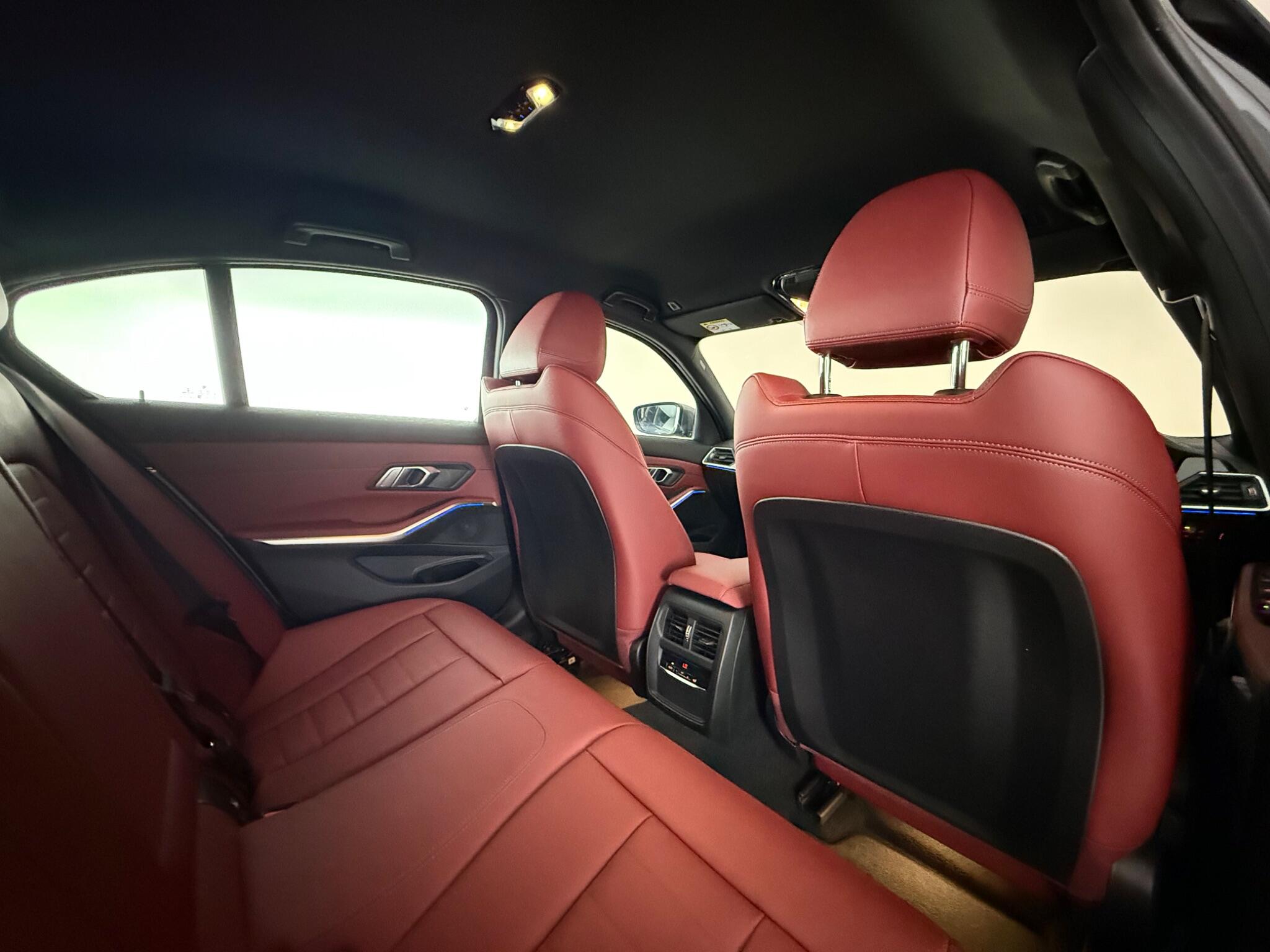 BMW 3 Series view 31