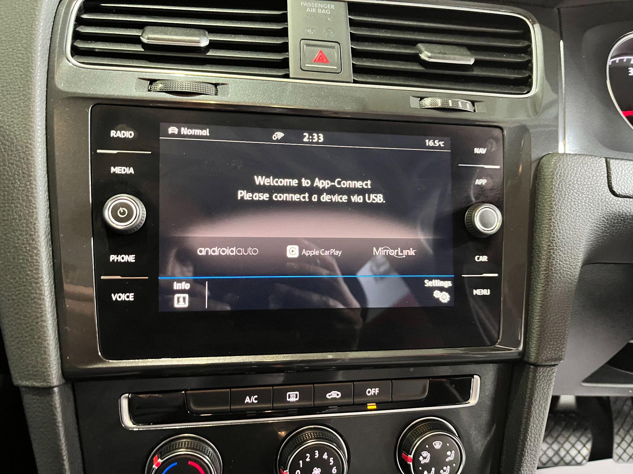 Volkswagen Golf view 41