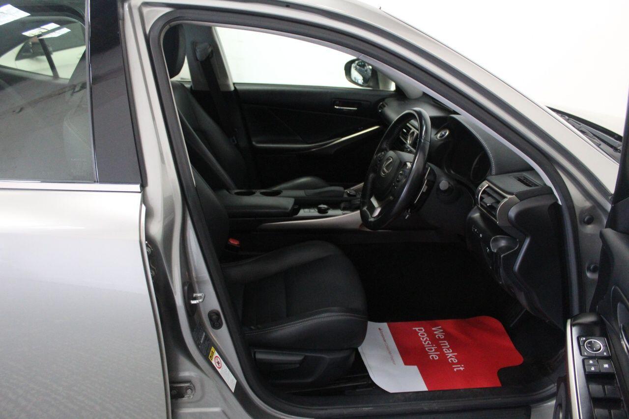 Lexus Is view 28