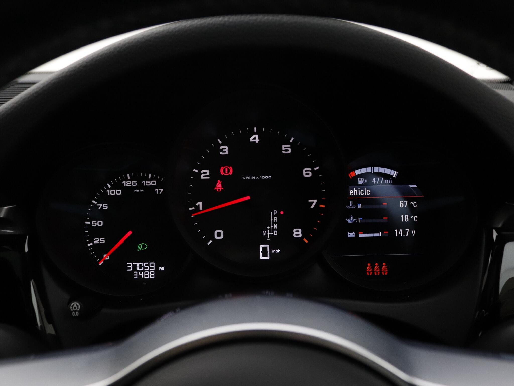 Porsche Macan view 16