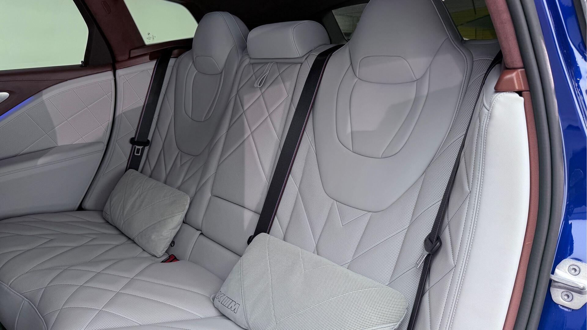 BMW XM view 12