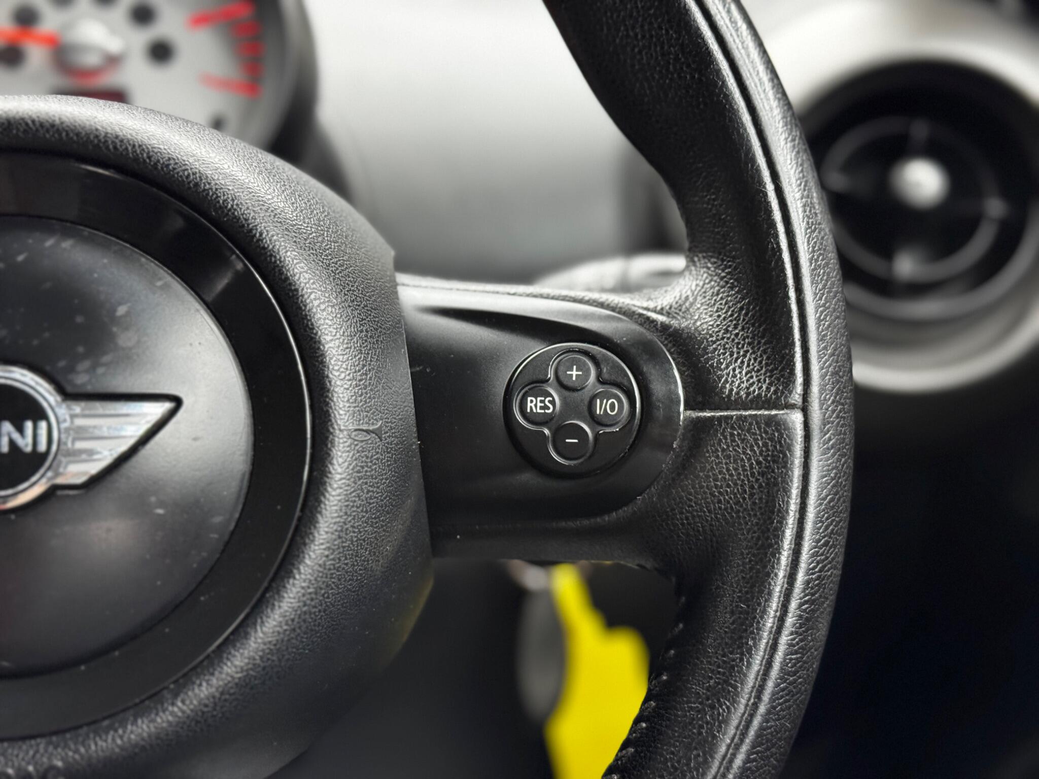 Mini Countryman view 21