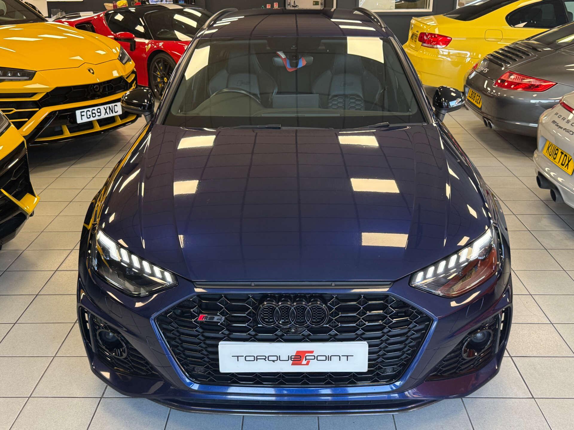Audi RS4 view 6