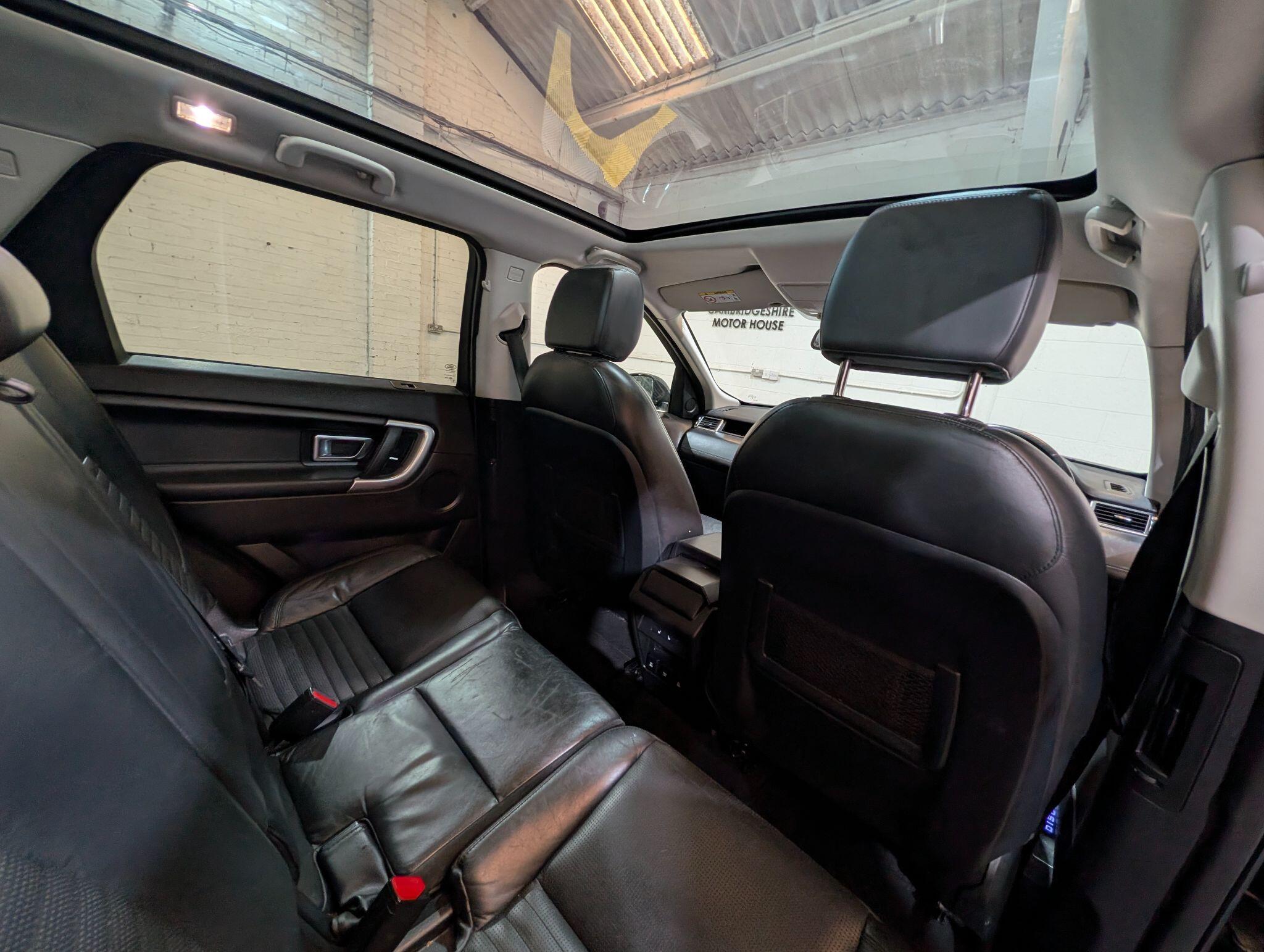 Land Rover Discovery Sport view 85