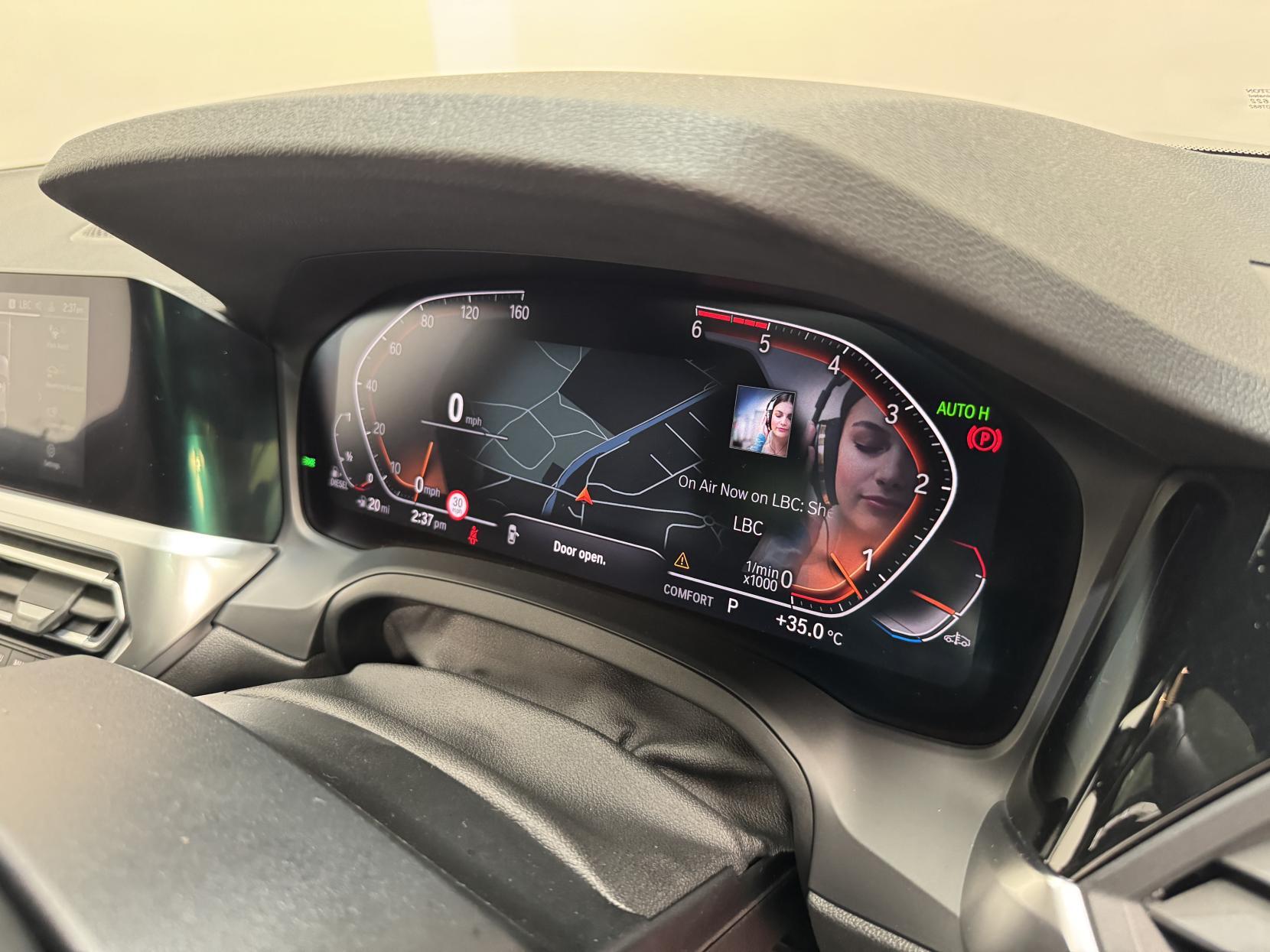 BMW 3 Series view 4