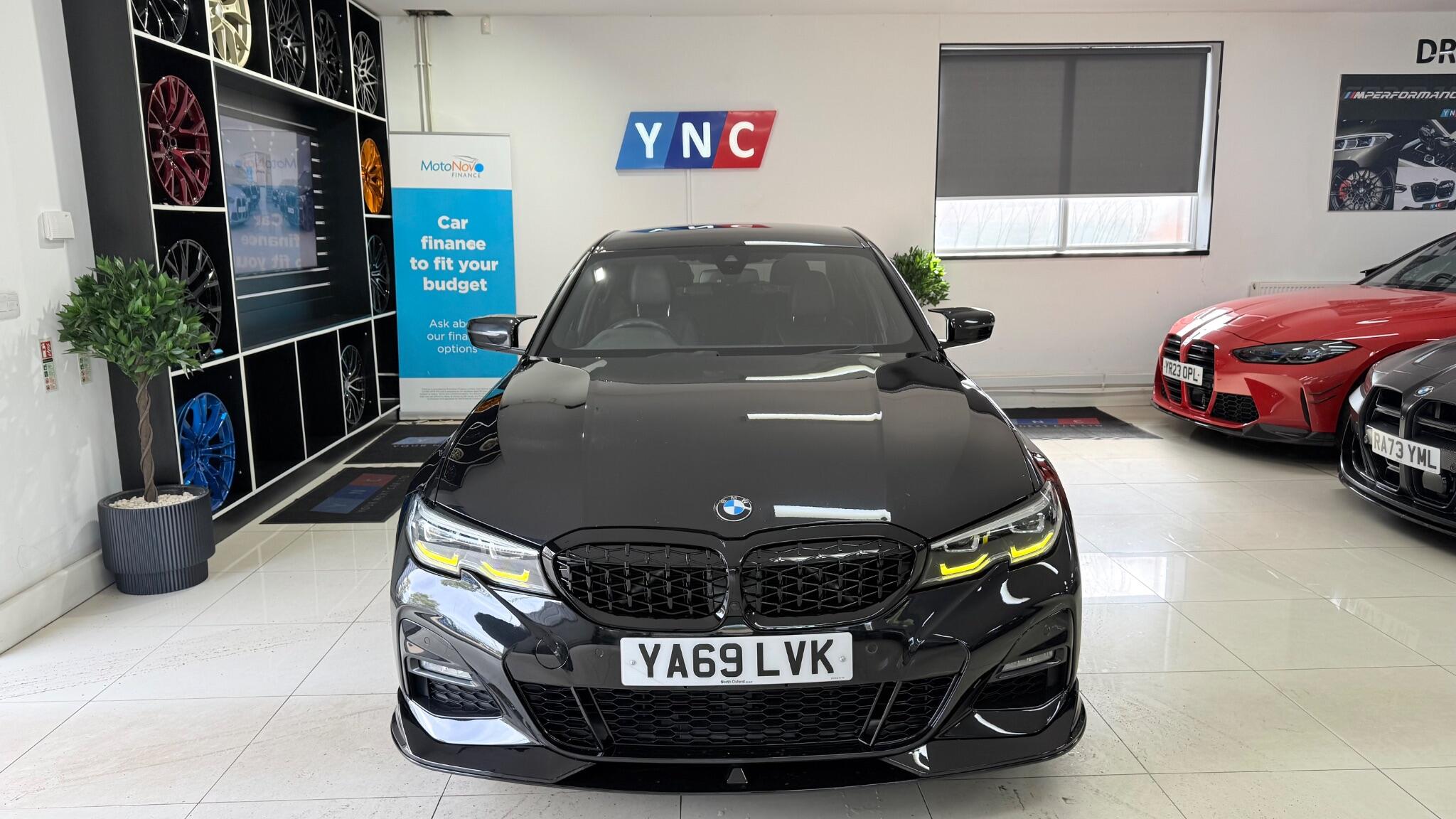 BMW 3 Series view 44