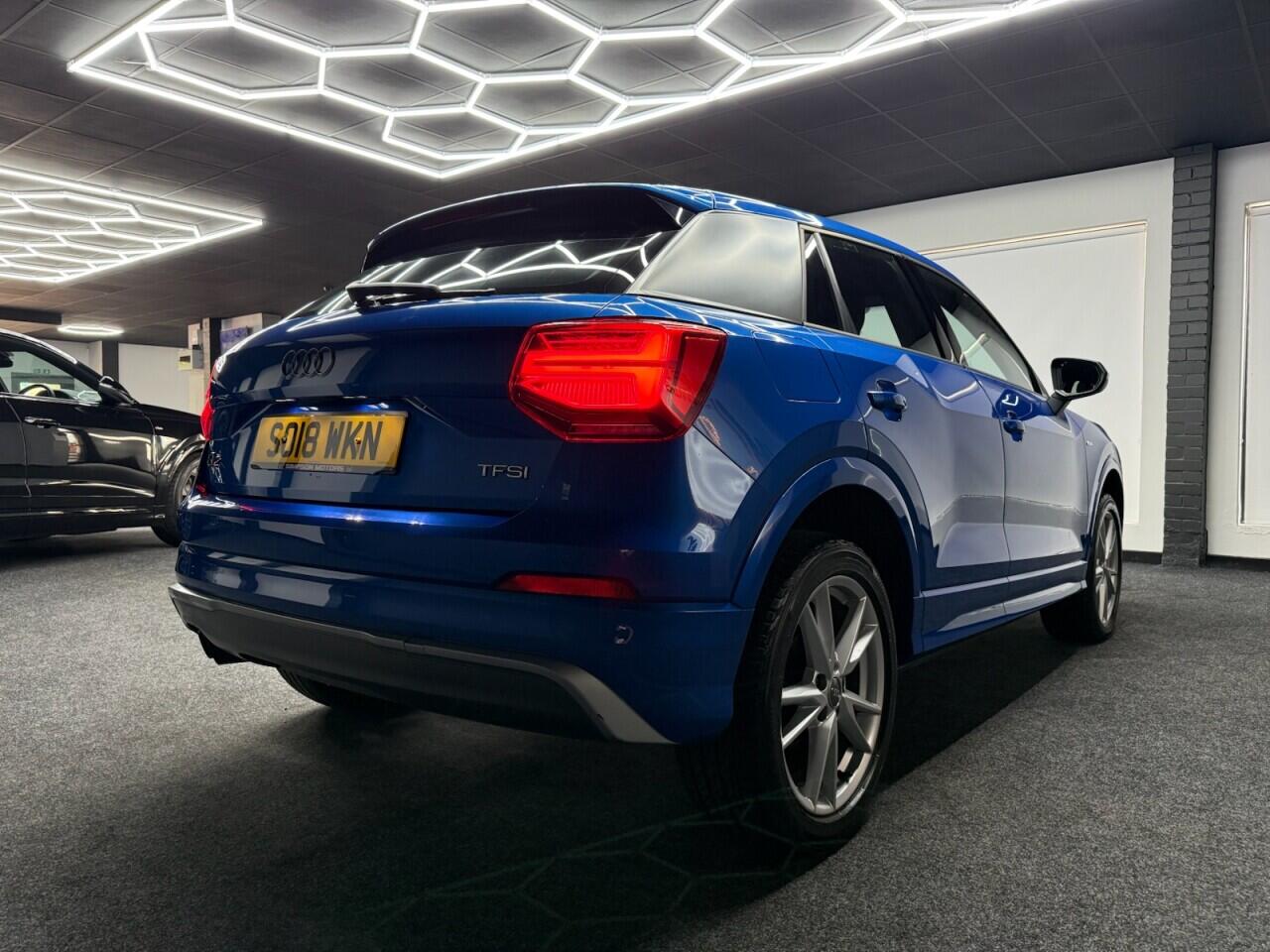 Audi Q2 view 16