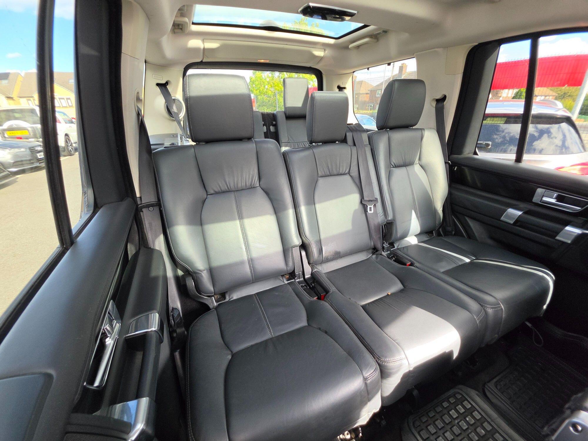 Land Rover Discovery view 18