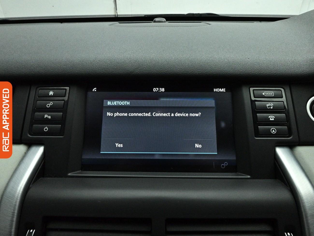 Land Rover Discovery Sport view 16