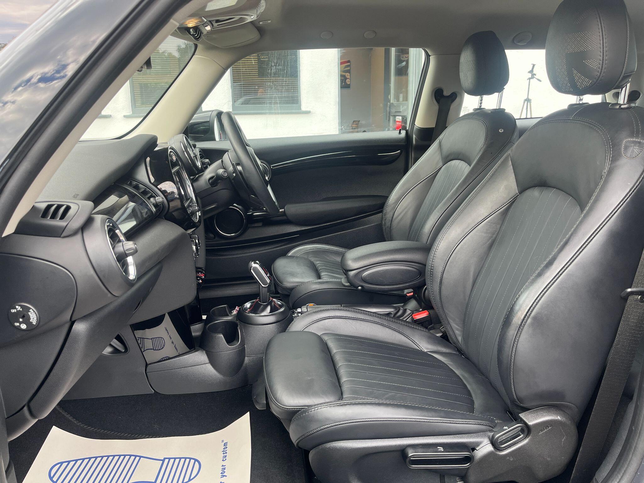 Mini Hatch view 19