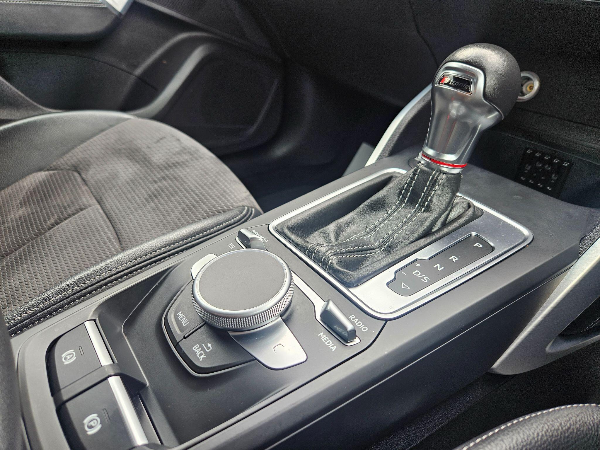 2019 Audi SQ2 image 34
