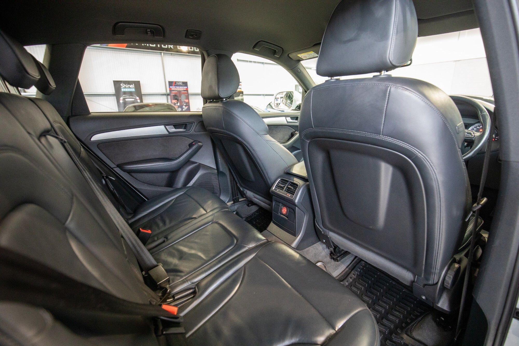 Audi Q5 view 11