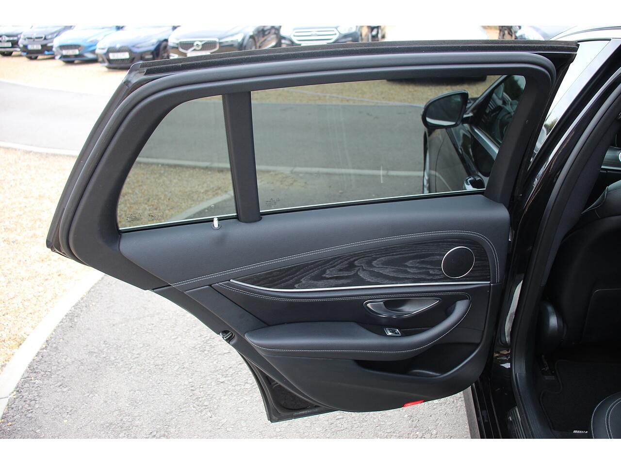 Mercedes-Benz E Class view 44
