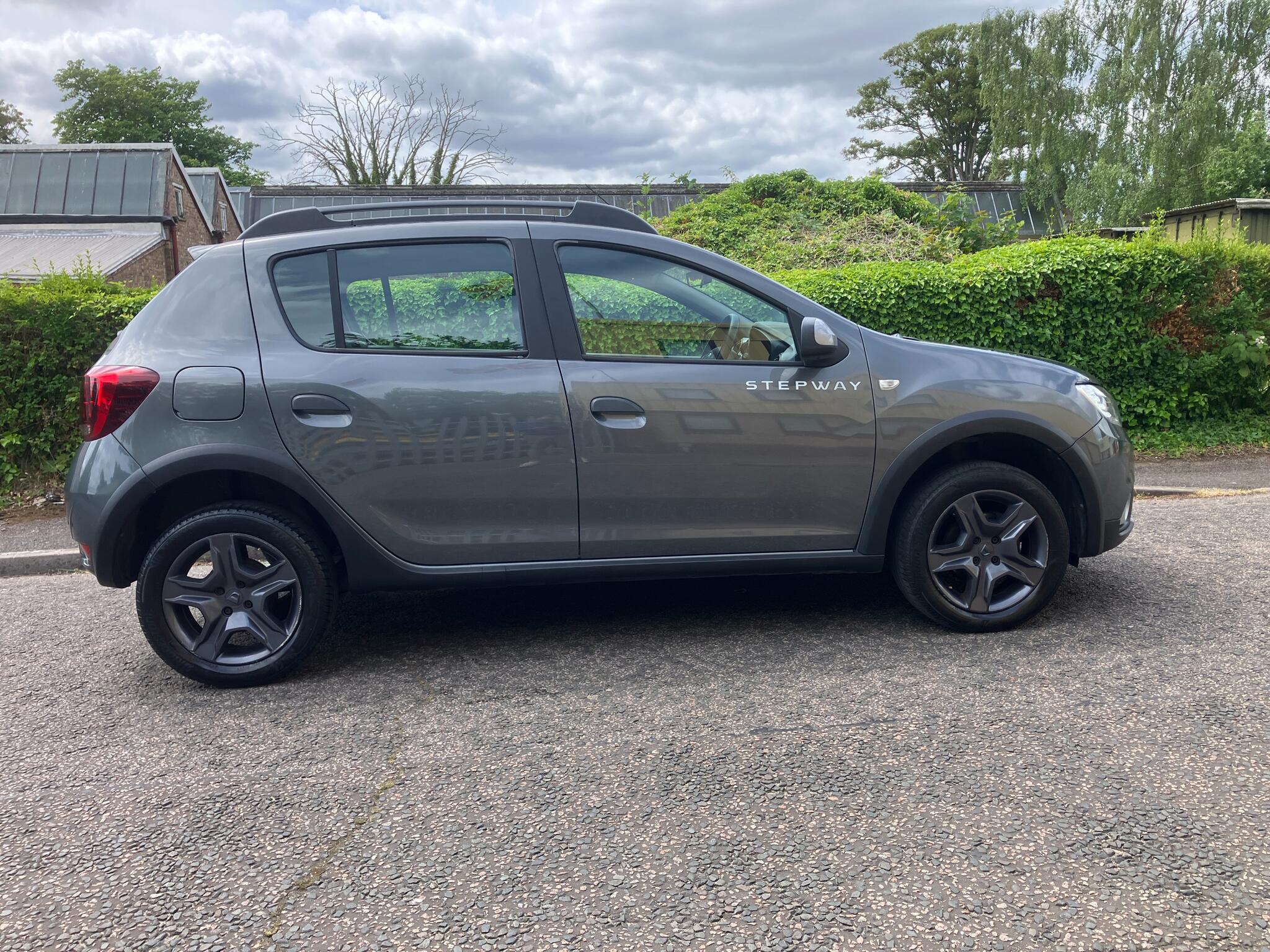 Dacia Sandero Stepway view 8