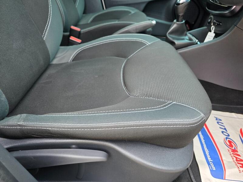 2018 Renault Clio 1.5 dCi Iconic Euro 6 (s/s) 5dr • 96,400 miles image 39
