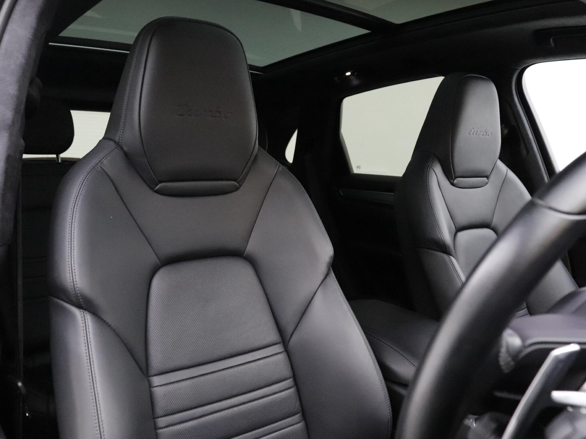 Porsche Cayenne view 29