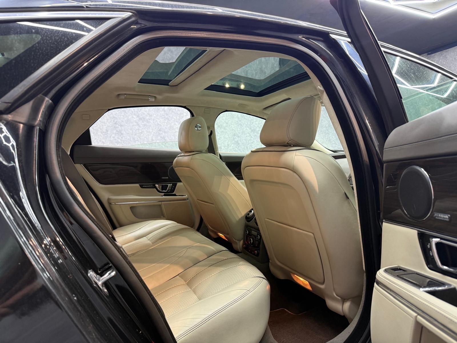 Jaguar XJ view 8