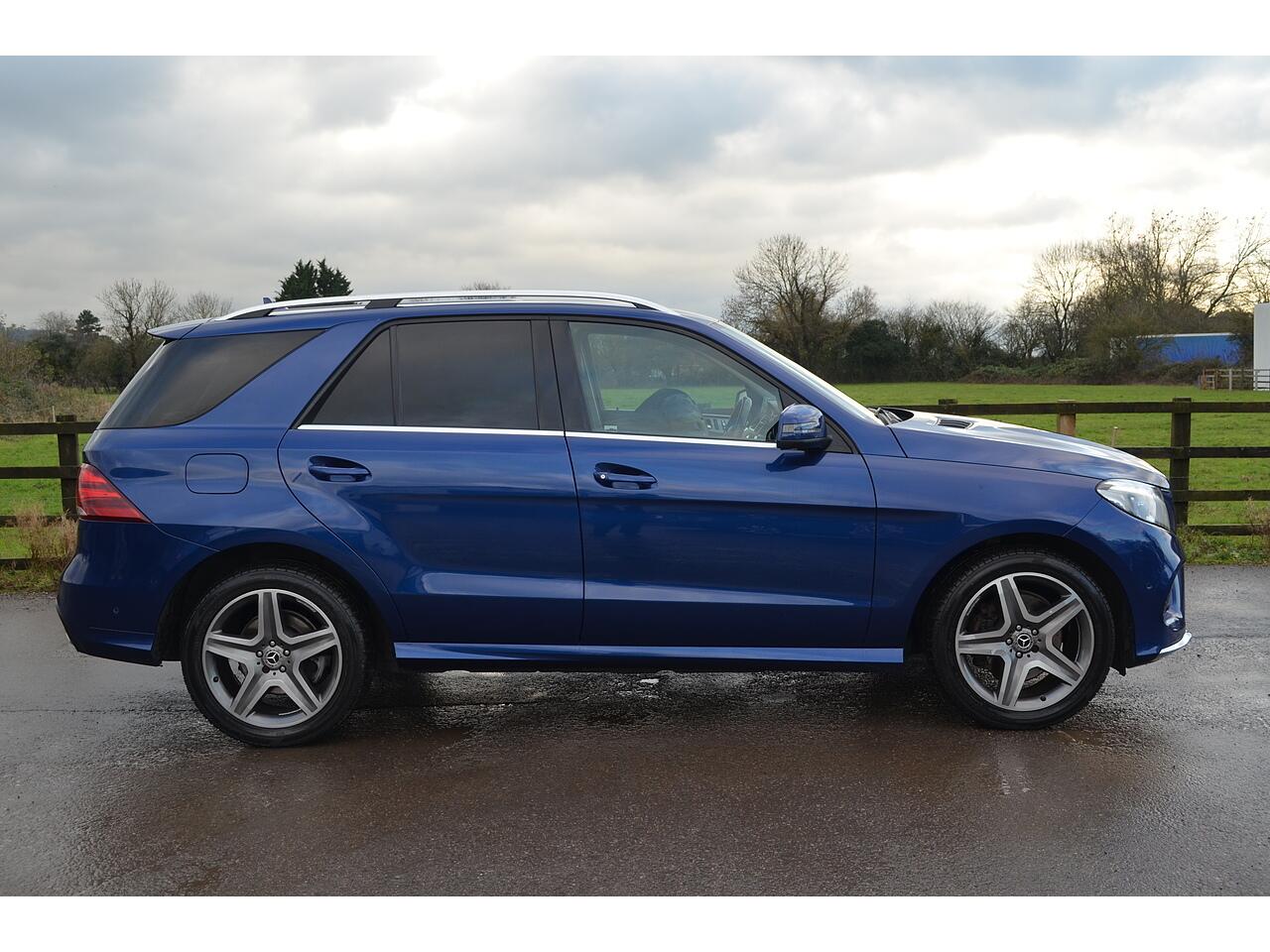 Mercedes-Benz Gle view 10