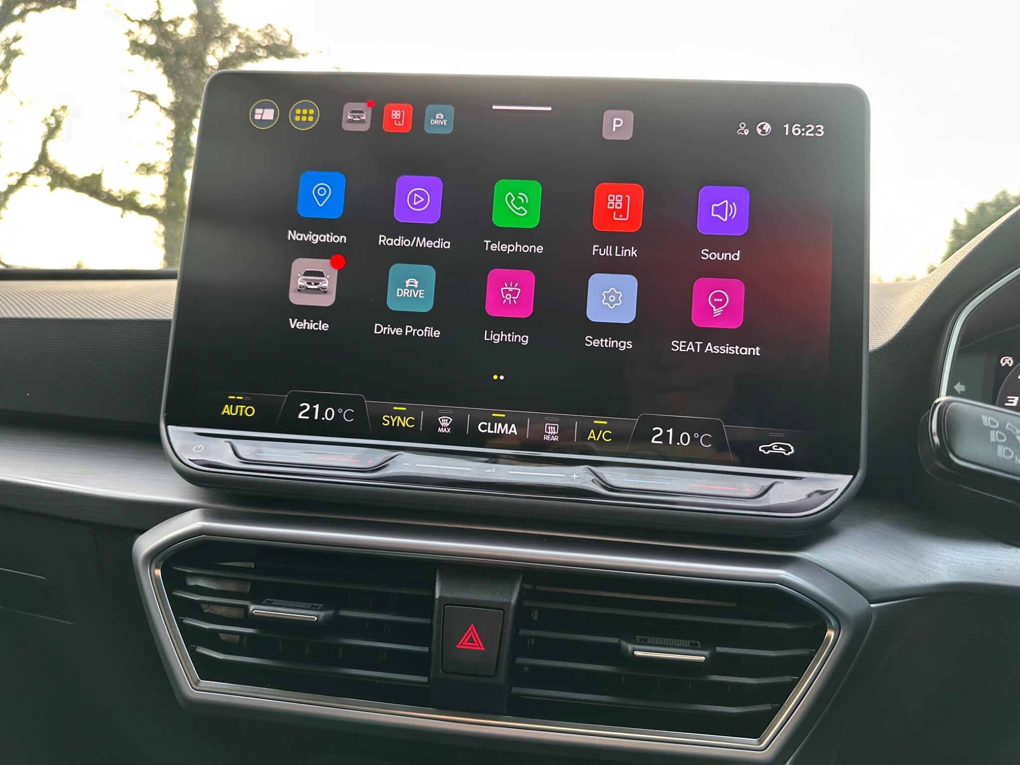 SEAT Leon view 25