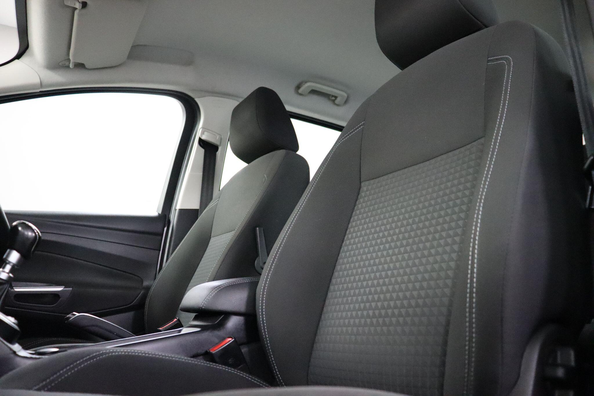 Ford C-Max view 35