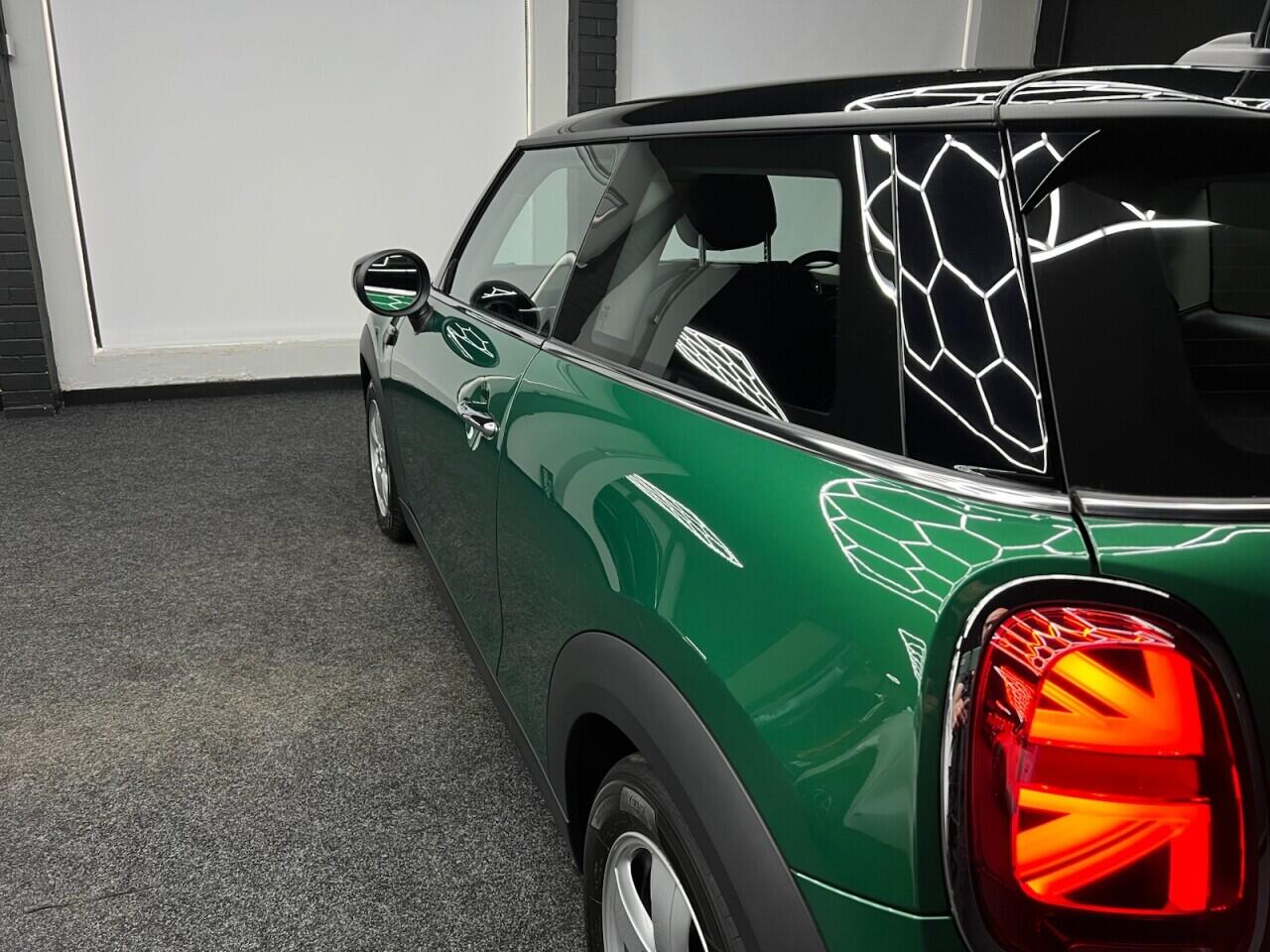 Mini Hatch view 6