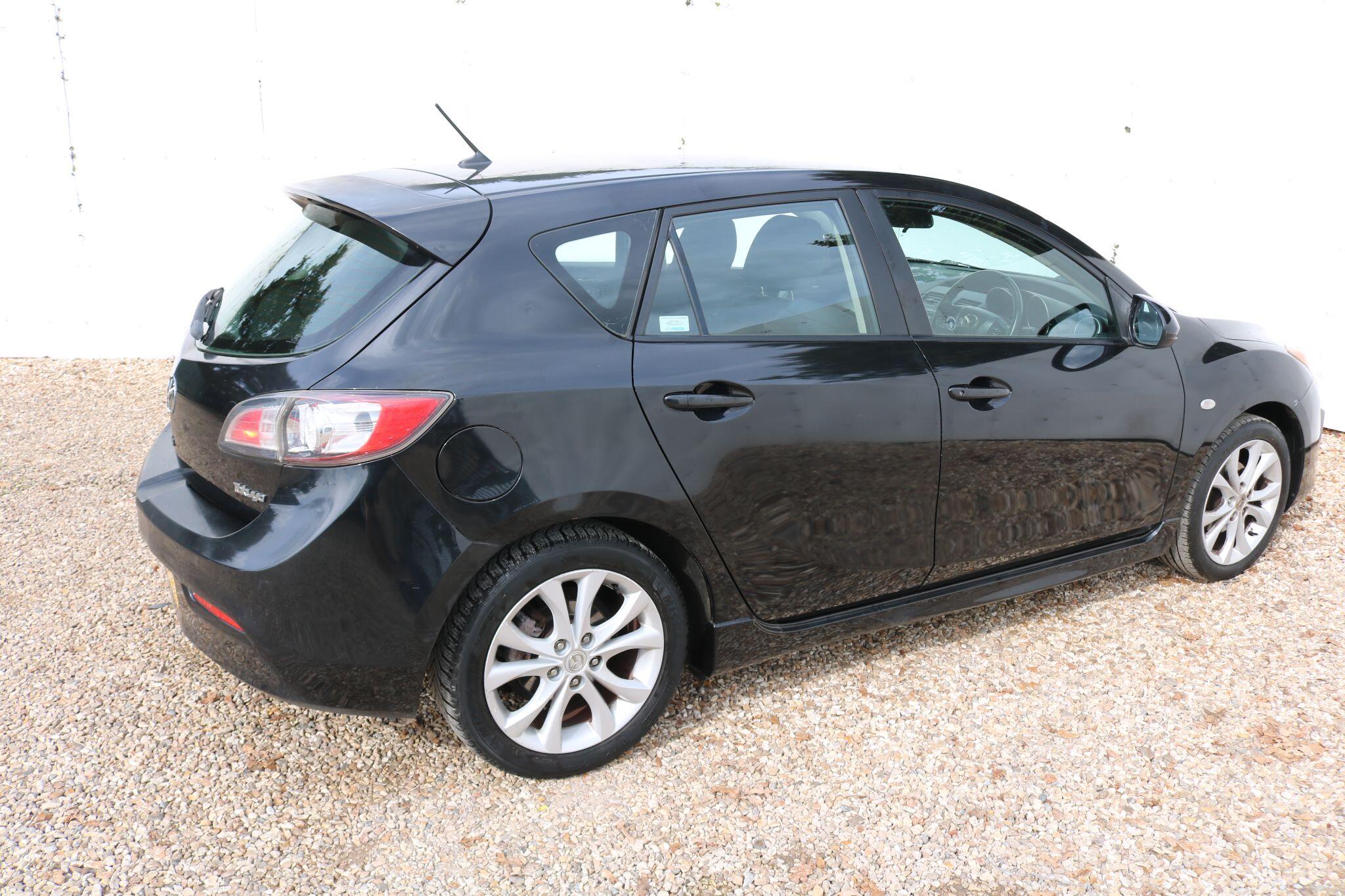 Mazda Mazda3 view 17