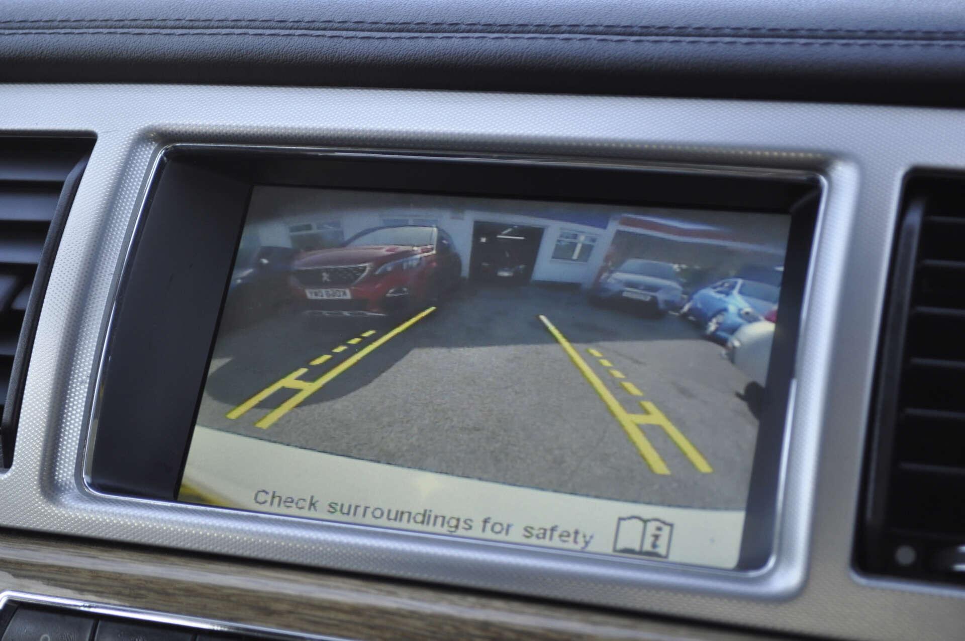 Jaguar XF view 17