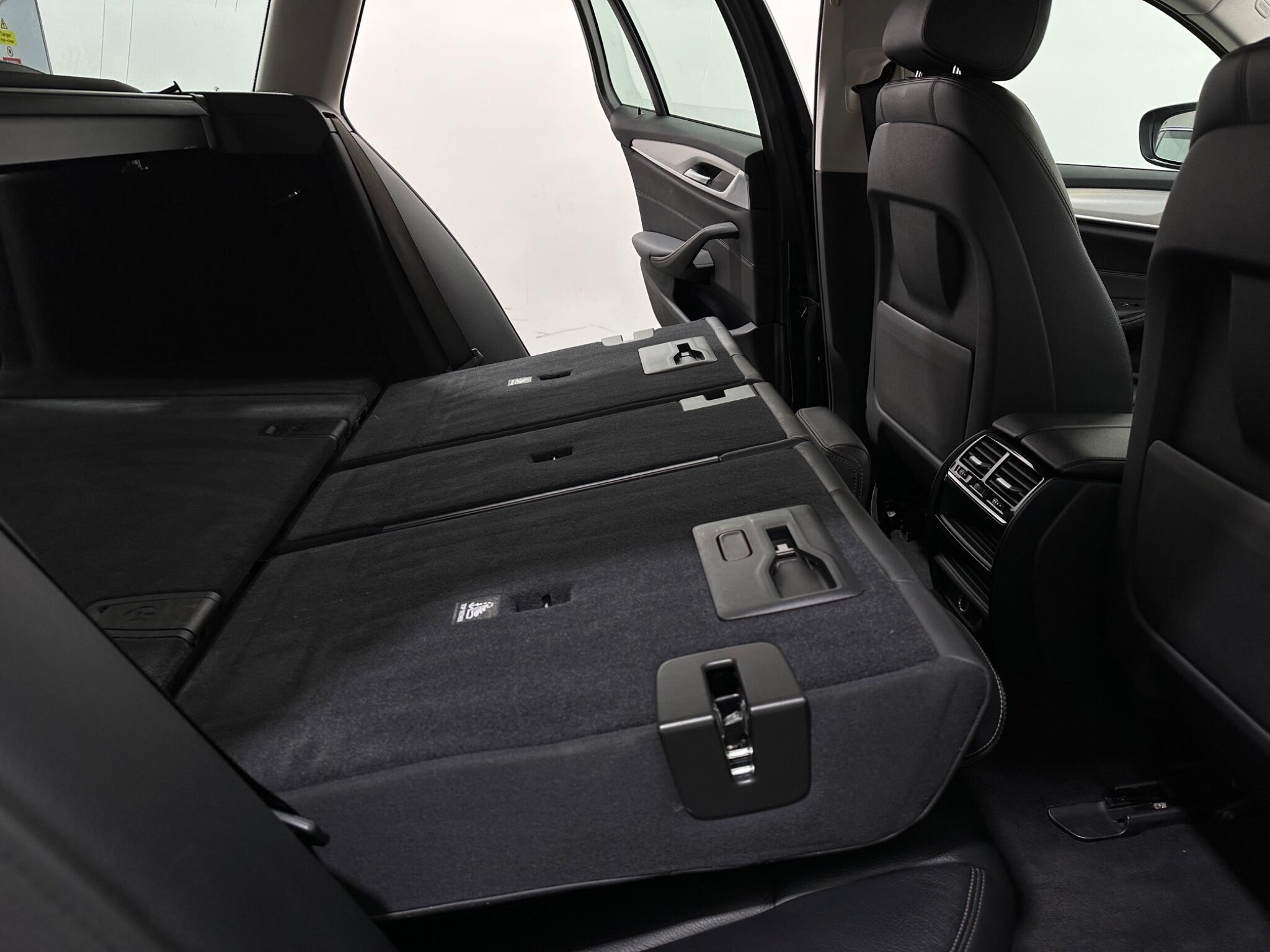 BMW 5 Series view 47