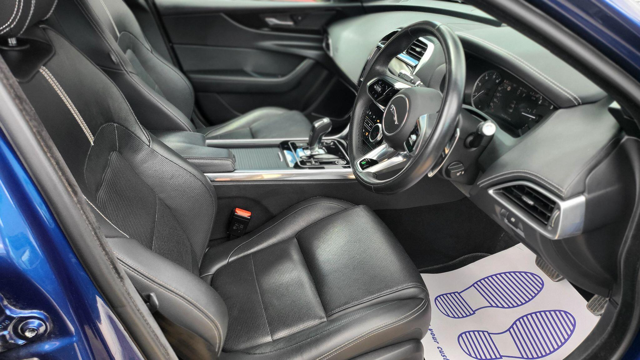 Jaguar Xe view 13