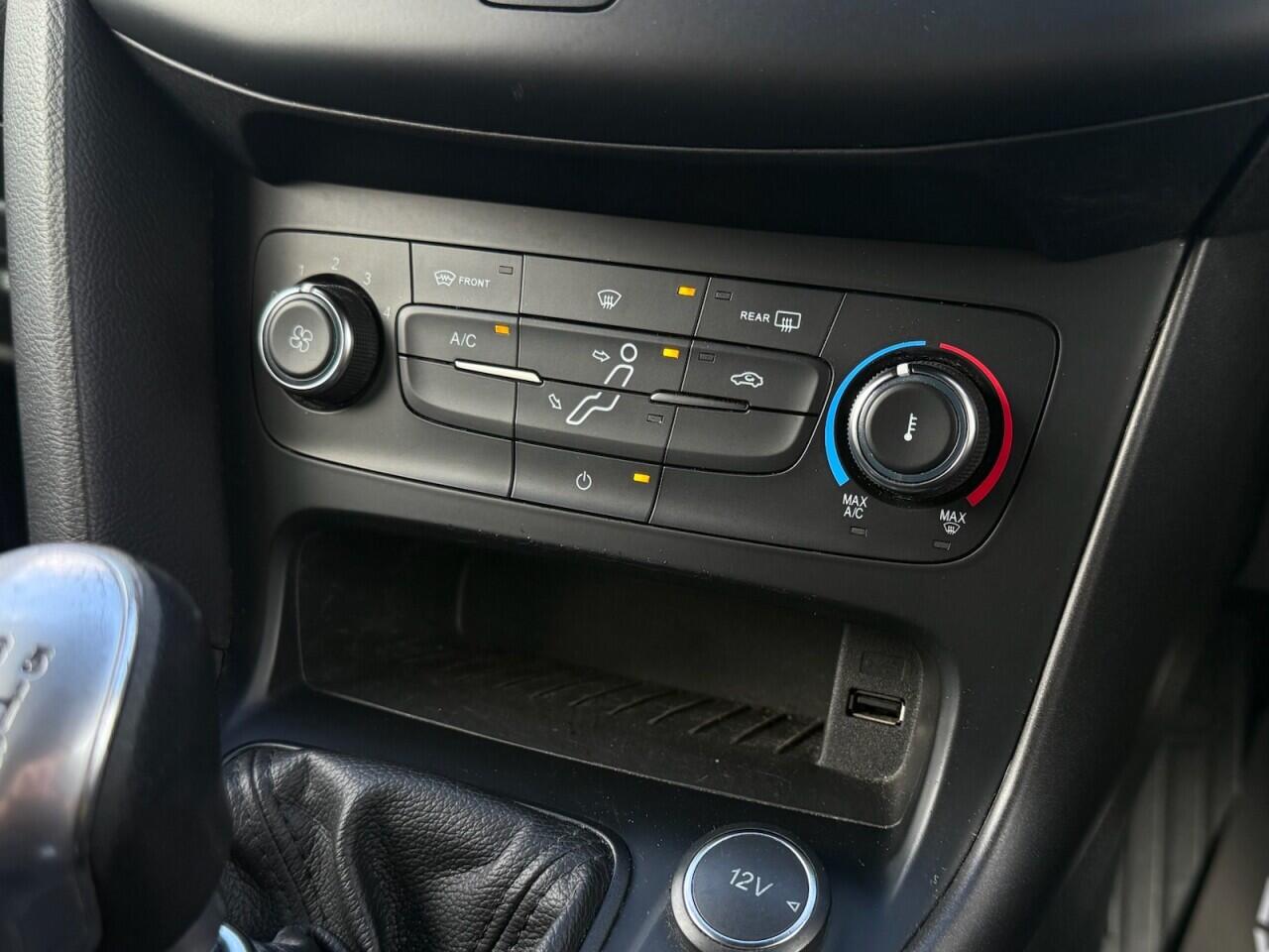 Ford Focus view 19