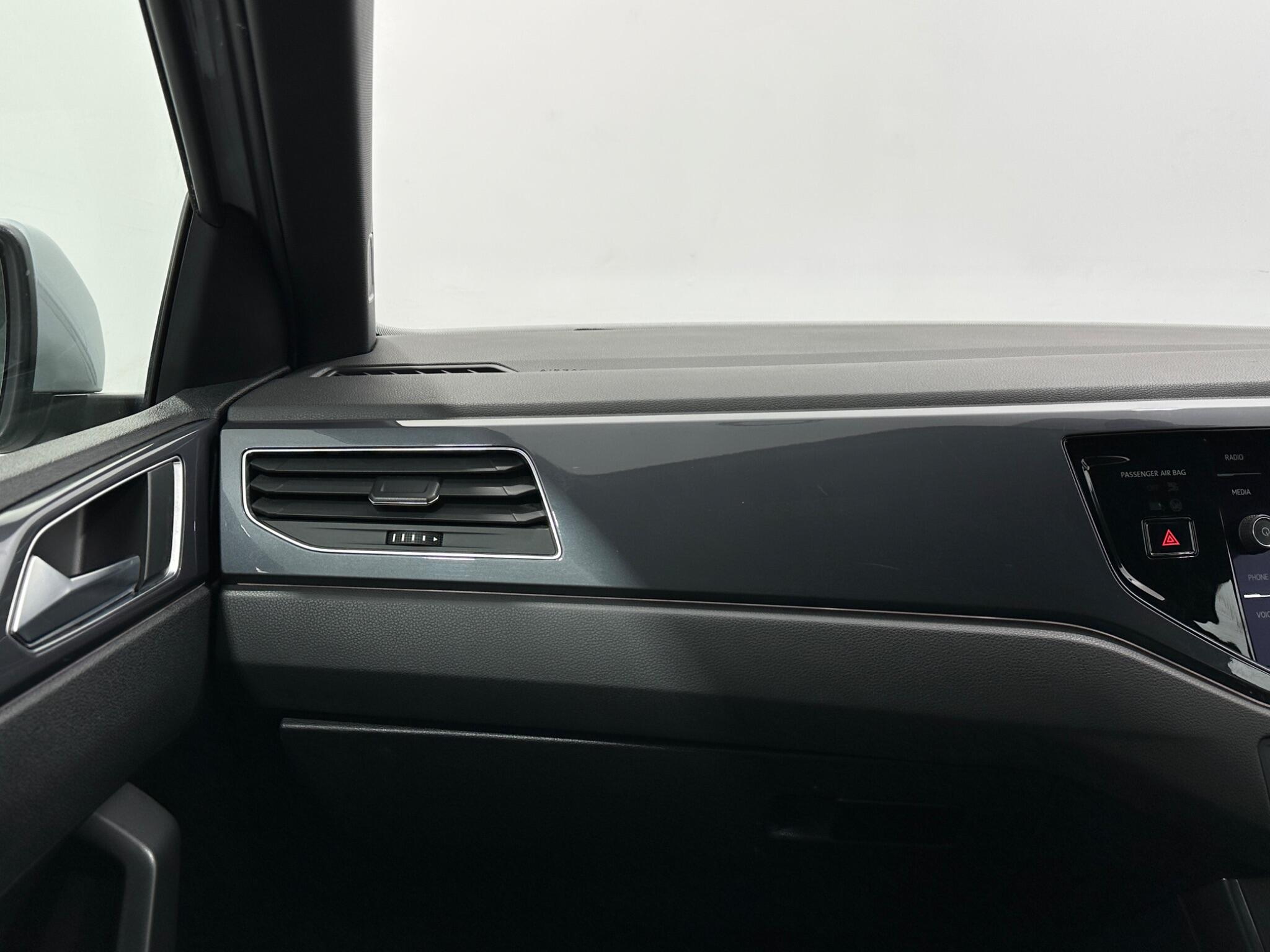 Volkswagen Polo view 28
