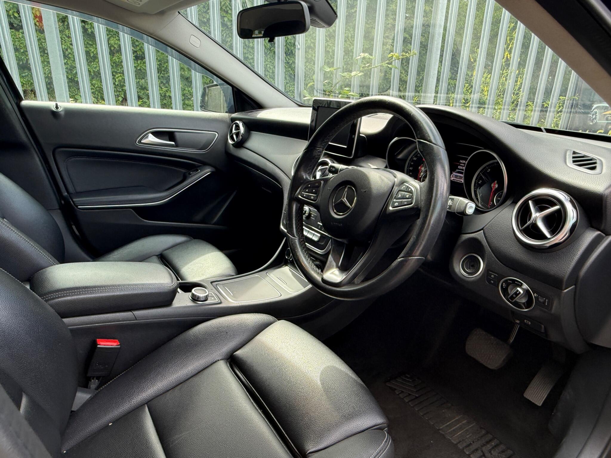 2017 Mercedes-Benz GLA image 18