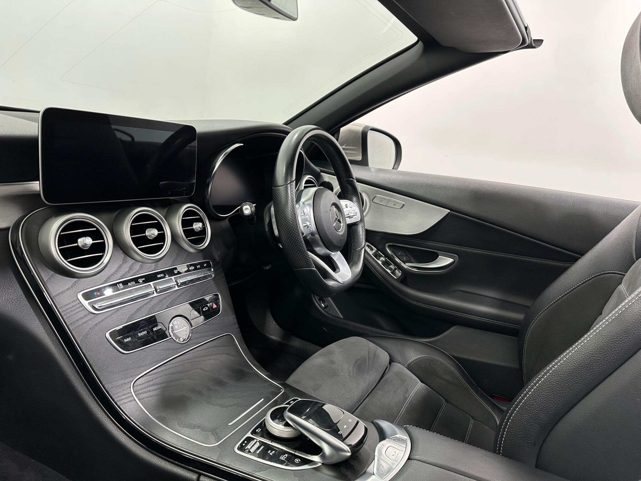 Mercedes-Benz C-Class view 33