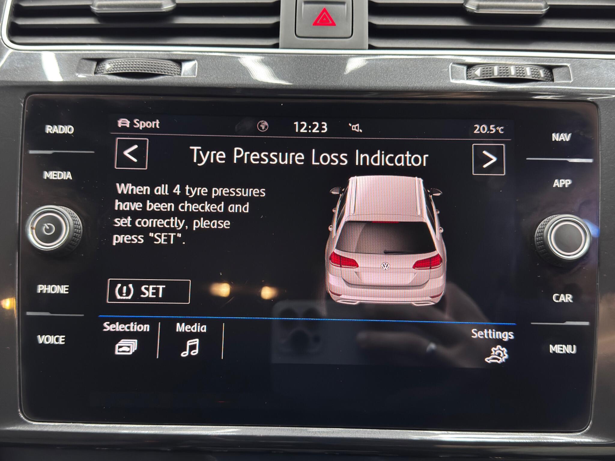 Volkswagen Golf view 33