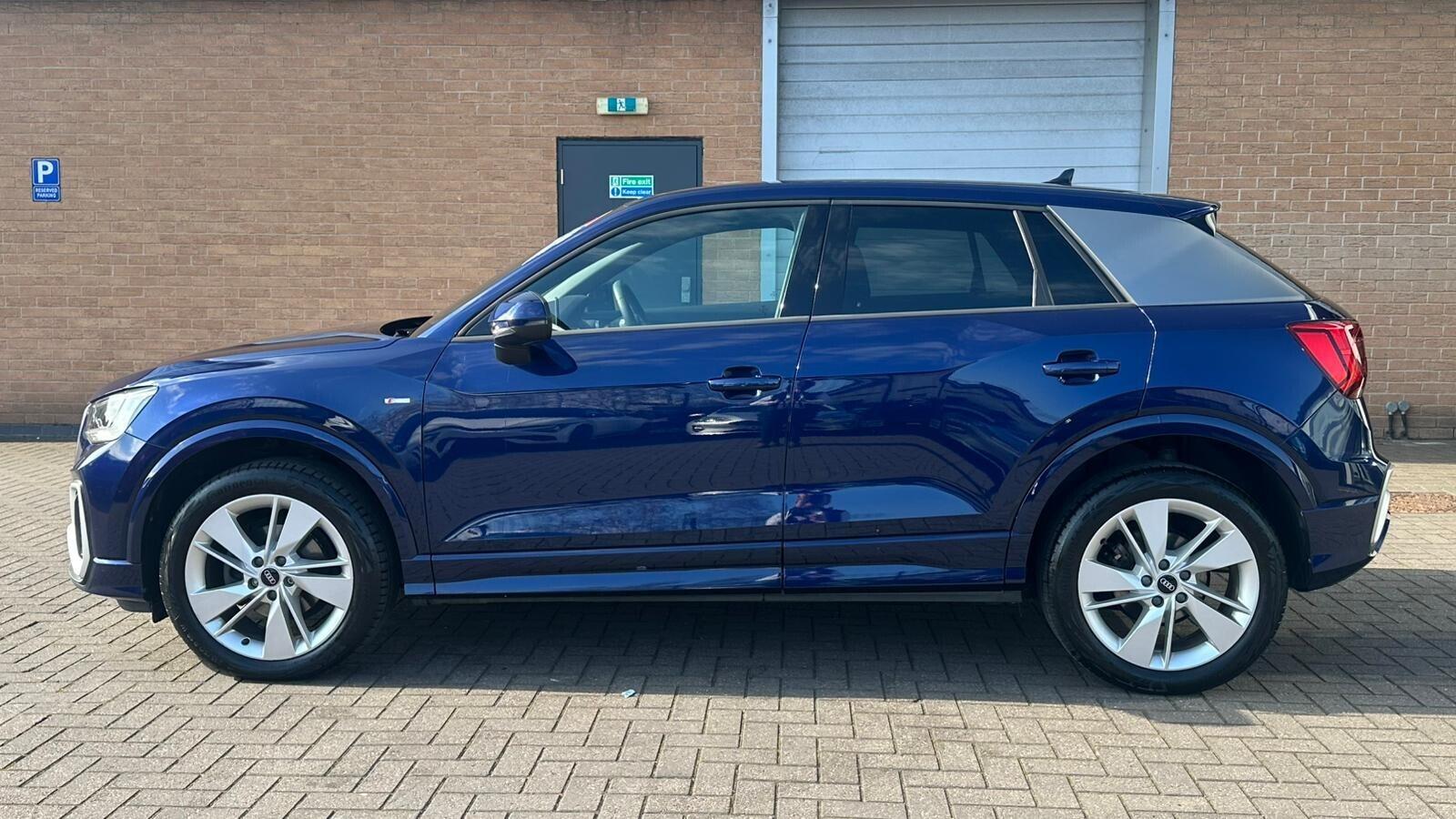 Audi Q2 view 10