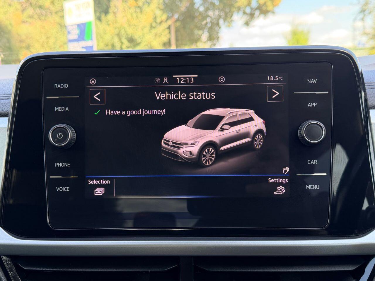 Volkswagen T-Roc view 42
