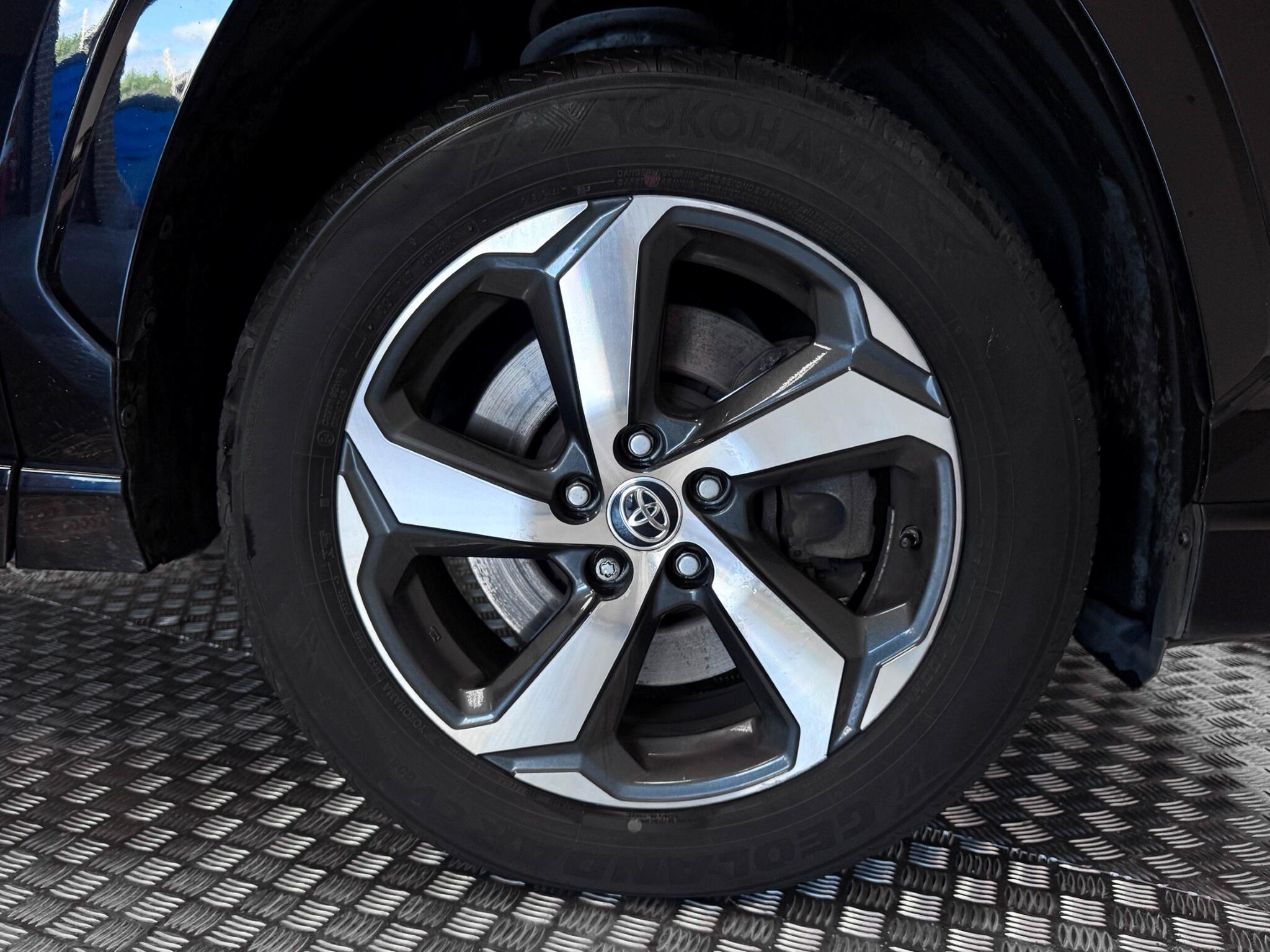 Toyota Rav4 view 60